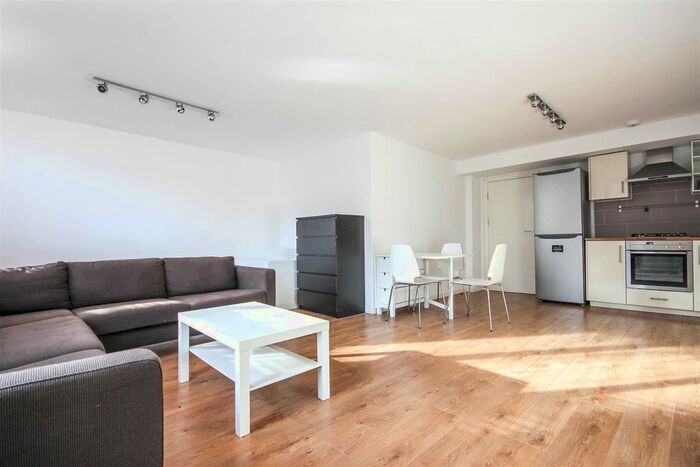 2 Bedroom Flat To Rent In Torriano Mews, London, NW5