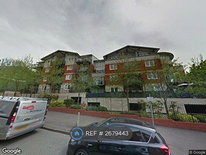 2 Bedroom Flat To Rent In Northway, Rickmansworth, WD3