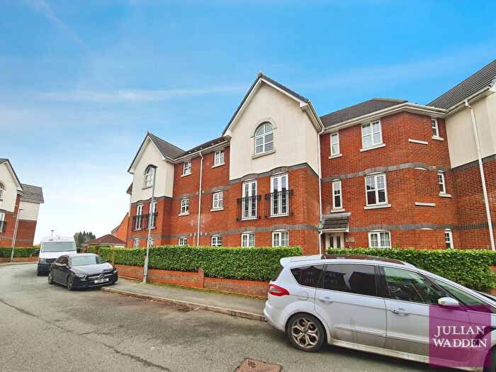 2 Bedroom Flat To Rent In Cromwell Avenue, Dane Bank, Stockport, SK5