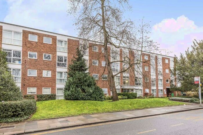 2 Bedroom Flat To Rent In Claremont Road, Surbiton, KT6