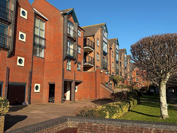 2 Bedroom Maisonette To Rent In Riverdene Place, Southampton, Hampshire, SO18
