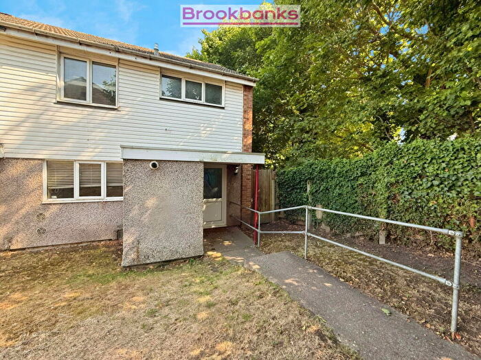 3 Bedroom End Of Terrace House For Sale In Conifer Way, Swanley, BR8