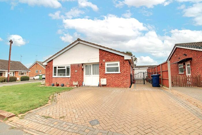 2 Bedroom Detached Bungalow For Sale In Fairview Avenue, Chatteris, PE16