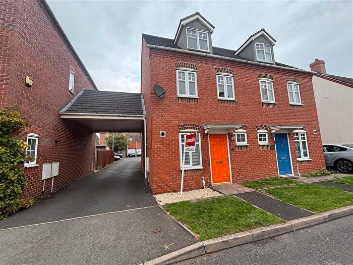 3 Bedroom Town House To Rent In Mulberry Drive, Lichfield, WS13