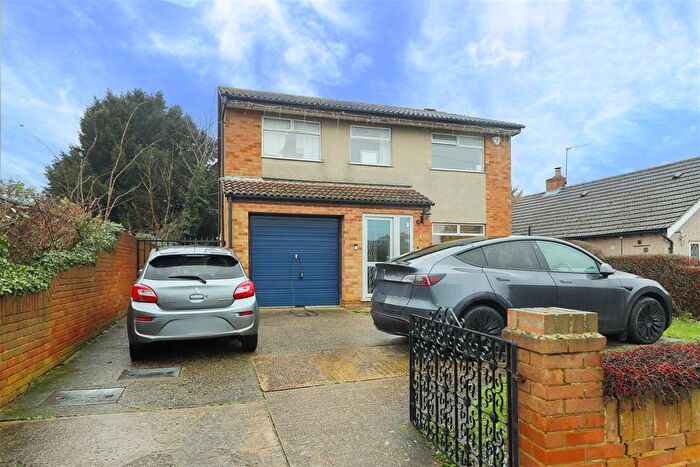 4 Bedroom Detached House For Sale In Nicholls Avenue, Hillingdon, UB8