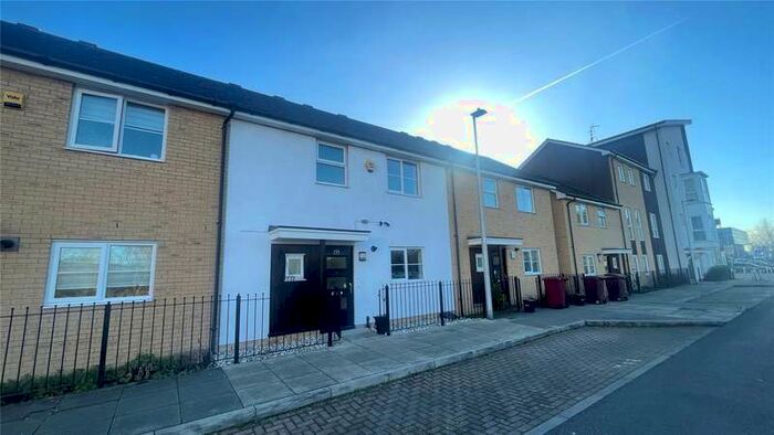 2 Bedroom Terraced House To Rent In Drake Way, Reading, Berkshire, RG2