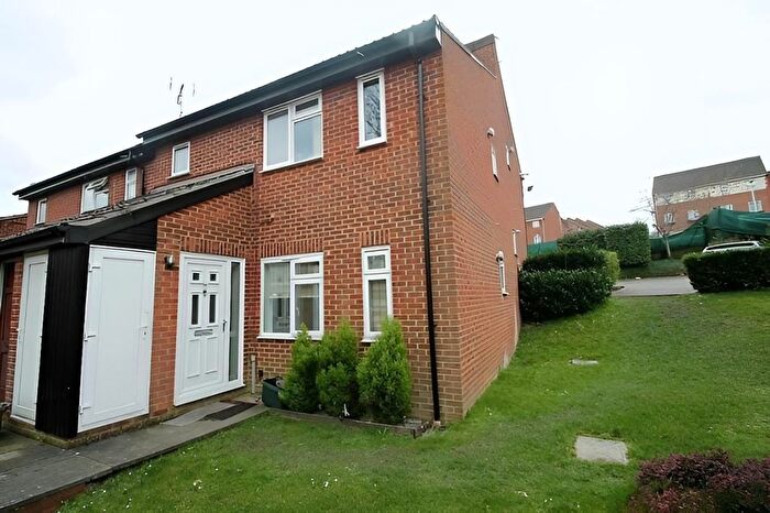 1 Bedroom Flat To Rent In Bevelwood Gardens, High Wycombe, HP12