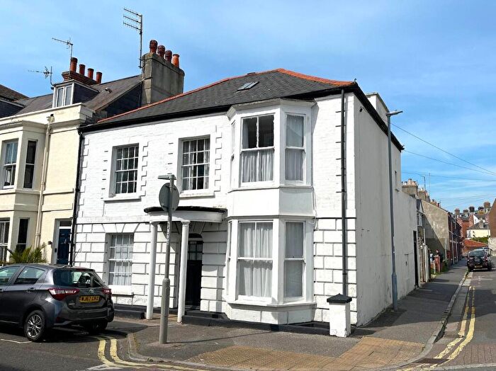3 Bedroom Flat For Sale In Lennox Street, Weymouth, DT4
