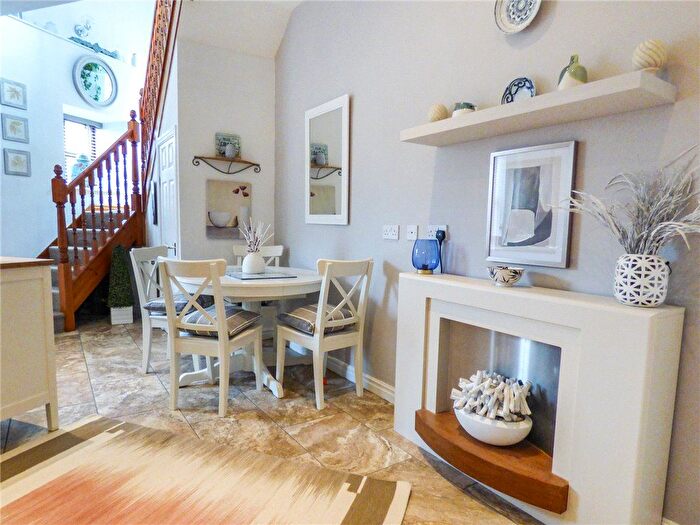 3 Bedroom End Of Terrace House For Sale In Cartmel Lane, Steeton, Keighley, West Yorkshire, BD20