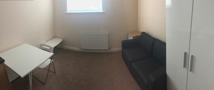Studio To Rent In Westgate, Wakefield, WF2