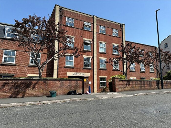 2 Bedroom Flat To Rent In Wick Road, Bristol, Somerset, BS4