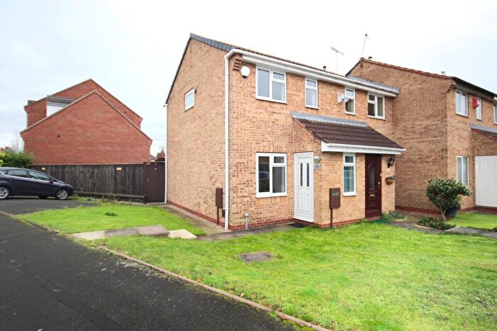 2 Bedroom Semi Detached House To Rent In Barley Close, Stretton, DE14