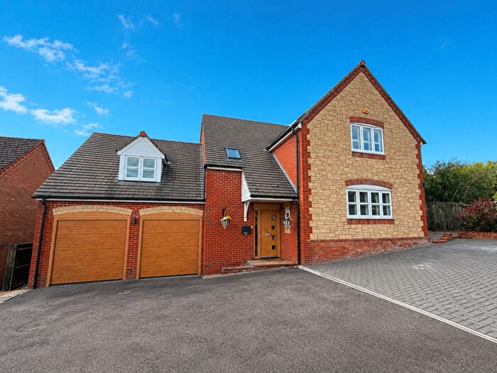 4 Bedroom Detached House For Sale In Western Avenue, Buckingham, MK18