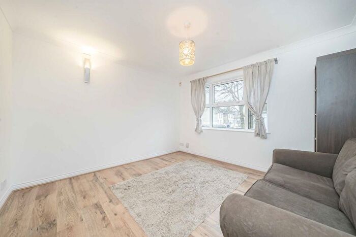 1 Bedroom Flat To Rent In Acton Lane, Chiswick, W4