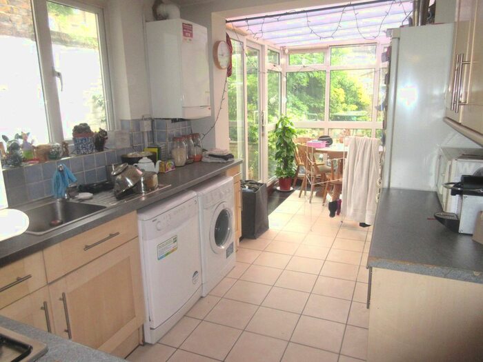 1 Bedroom Flat To Rent In Caedmon Road, London, N7