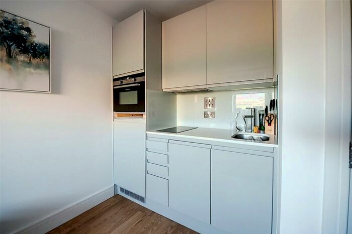 1 Bedroom Apartment To Rent In Papermill House, Romford, RM1