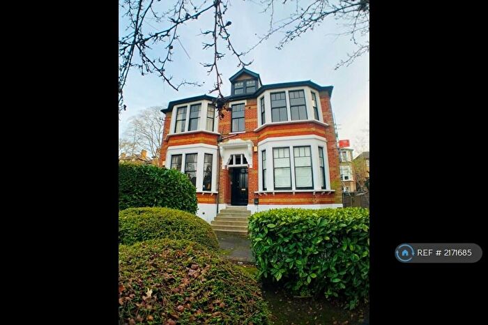 2 Bedroom Flat To Rent In East Dulwich, London, SE22