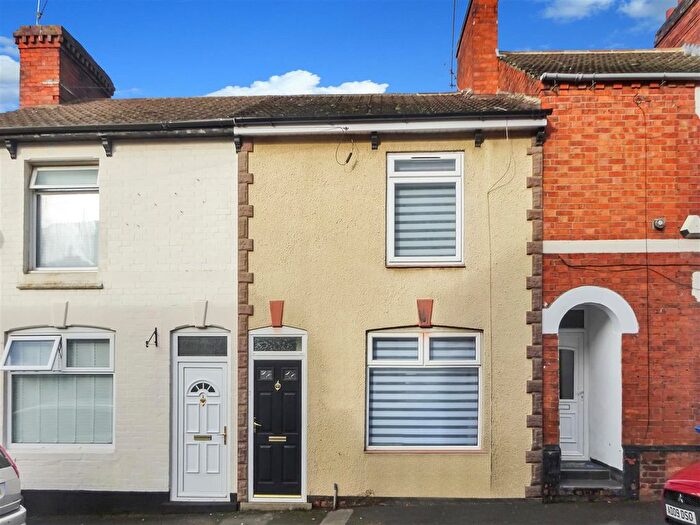 3 Bedroom Terraced House To Rent In Melton Street, Kettering, NN16