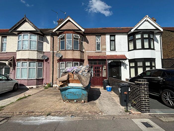 3 Bedroom Terraced House To Rent In Vernon Road, Ilford, IG3