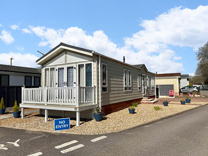 2 Bedroom Park Home For Sale In Hillbury Park, Hillbury Road, Alderholt, Fordingbridge, SP6