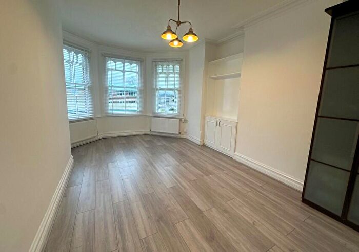 1 Bedroom Flat To Rent In Colney Hatch Lane, Muswell Hill, N10