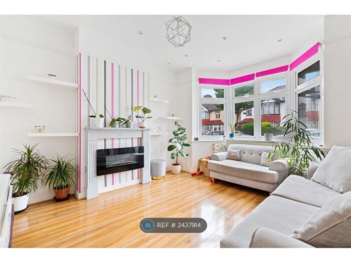 3 Bedroom Semi-Detached House To Rent In Westbourne Road, Croydon, CR0