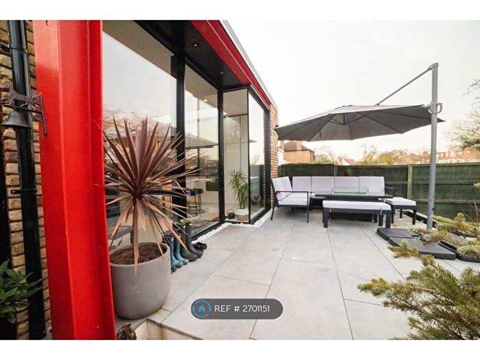 5 Bedroom End Of Terrace House To Rent In Thurleston Avenue, Morden, SM4