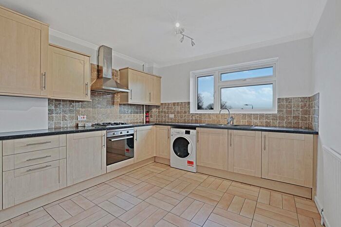 2 Bedroom Apartment For Sale In Kings Avenue, Buckhurst Hill, IG9
