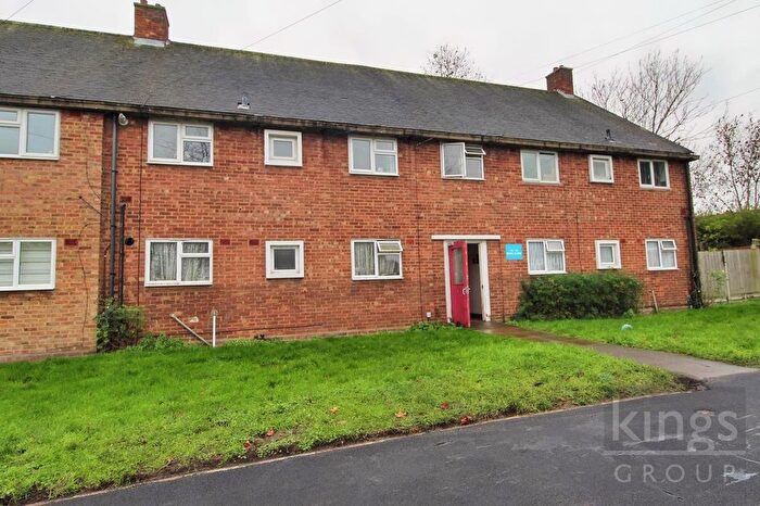 2 Bedroom Flat For Sale In Shaw Close, Cheshunt, Waltham Cros, EN8