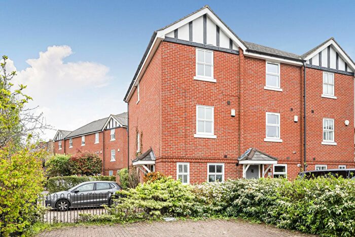 4 Bedroom End Terrace House For Sale In Dairy Close, Bromley, BR1