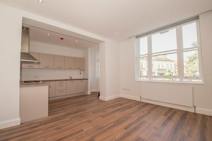 1 Bedroom Flat To Rent In Park Road, Kingston Upon Thames, KT2