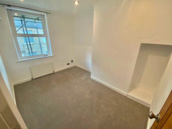 2 Bedroom Terraced House To Rent In Ravensknowle Road, Huddersfield, HD5