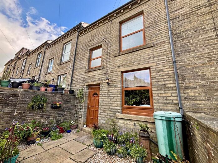 3 Bedroom Terraced House For Sale In John Street, Denholme, Bradford, BD13