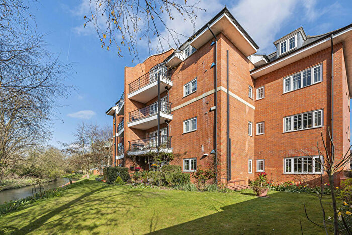 2 Bedroom Apartment For Sale In River View Terrace, Abingdon, OX14