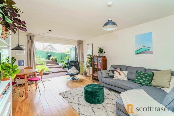 3 Bedroom End Of Terrace House To Rent In Turner Close, East Oxford, OX4