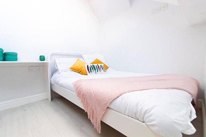 6 Bedroom Flat To Rent In Halsbury Road, Liverpool, L6