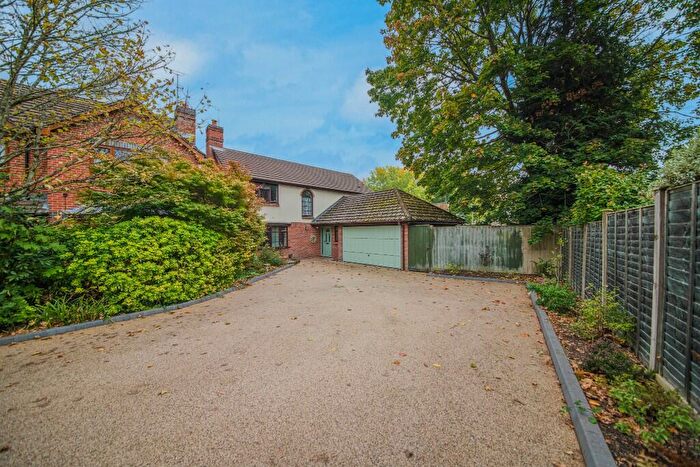 4 Bedroom Detached House For Sale In The Maples, Chandlers Ford, SO53