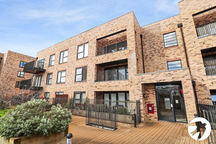 2 Bedroom Flat For Sale In Ballast Road, Erith, DA8