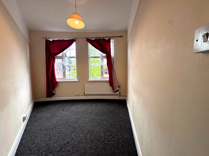 3 Bedroom Flat To Rent In Manor Park Crescent, Edgware, HA8