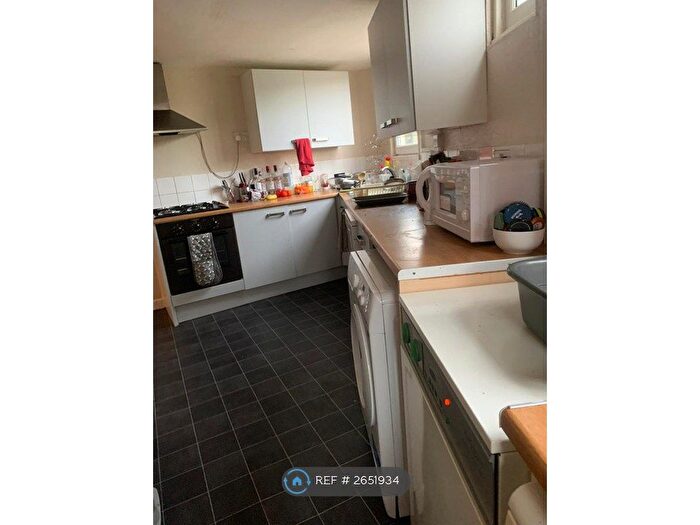 4 Bedroom Terraced House To Rent In Well Street, Exeter, EX4
