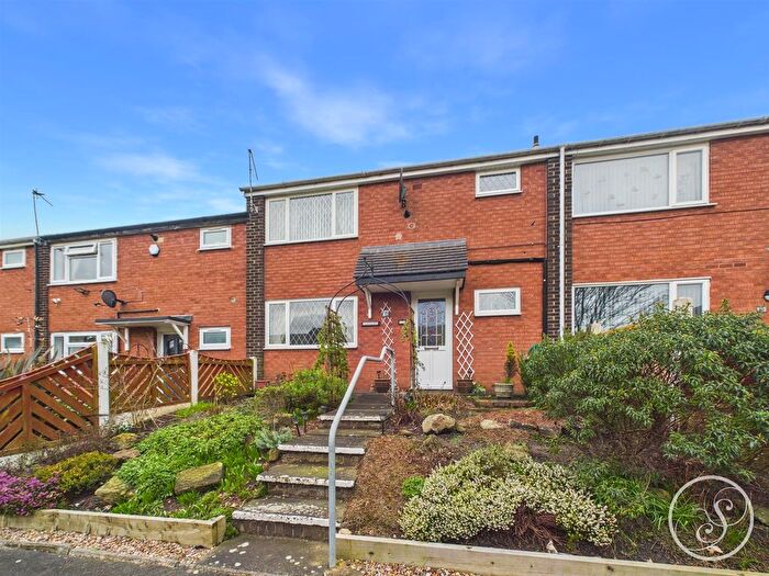 3 Bedroom Property For Sale In Naburn Walk, Leeds, LS14