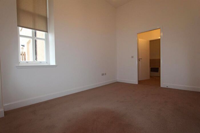 2 Bedroom Apartment To Rent In B Pilmuir Street, Dunfermline, KY12