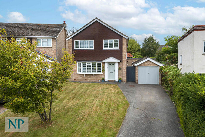 3 Bedroom Detached House For Sale In Hamlet Court, Bures, CO8