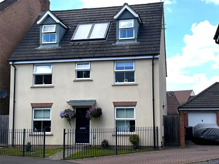 5 Bedroom Detached House For Sale In Anzio Road, Devizes, Wiltshire, SN10