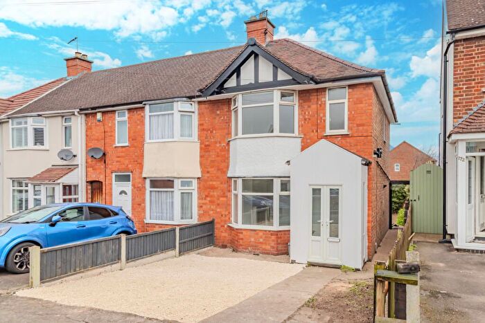 3 Bedroom End Of Terrace House For Sale In Tudor Road, Hinckley, LE10