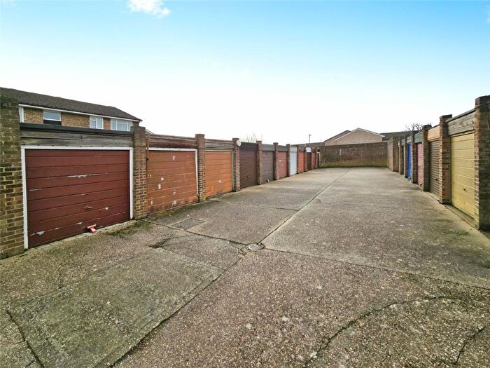 1 Bedroom Flat For Sale In Coleridge Way, Orpington, BR6