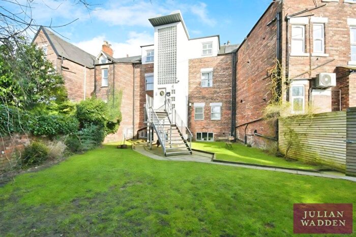 2 Bedroom Flat To Rent In Lapwing Lane, Manchester, Greater Manchester, M20