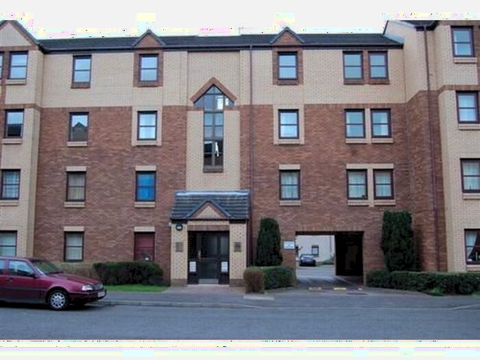 3 Bedroom Flat To Rent In Craighouse Gardens, Edinburgh, EH10