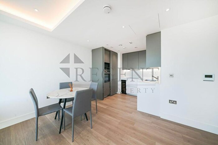 2 Bedroom Apartment For Sale In Carrara Tower, Bollinder Pl, City Rd, EC1V