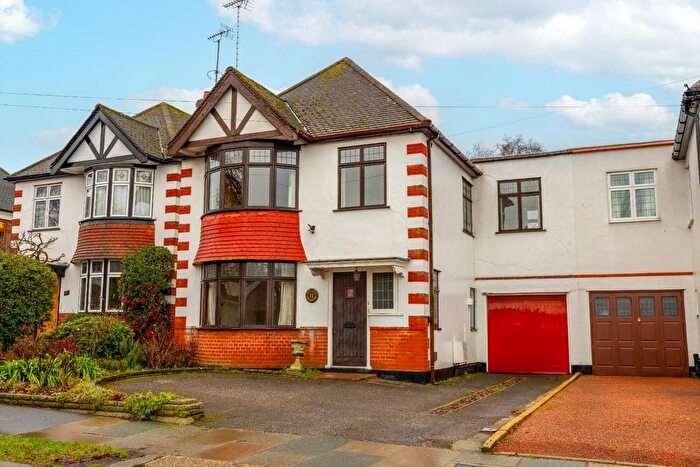 4 Bedroom Semi-Detached House For Sale In Woodside, Leigh-On-Sea, SS9